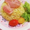 hitomi♪＊'s cooksnap of when they made ベーコンどーんっ♡とのっけたパラパラ炒飯.