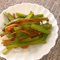 にゃん太郎③'s cooksnap of when they made 捨てないで☆つるむらさきの茎のきんぴら♪.