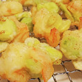 cooking苺ママ's cooksnap of when they made 〖 海老とそら豆のかき揚げ 〗.