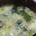 ヨシヨッシー's cooksnap of when they made カニカマたまごワカメスープ.