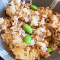 クックAPCAOA☆'s cooksnap of when they made ﾏｼﾞうま✿枝豆のそぼろ炊き込みご飯✿.