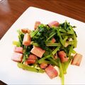 麻's cooksnap of when they made 大根の葉とベーコンのガーリック炒め.