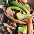 ☆しいたんママ☆'s cooksnap of when they made こんにゃくとピーマンの出汁炒め.