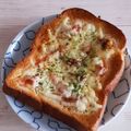 アクセル☆'s cooksnap of when they made イカの塩辛でおつまみトースト.