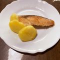★☆いずみ☆★'s cooksnap of when they made 甘塩鮭でレモンバターソースのムニエル.