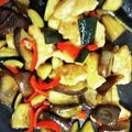 クックEYFBPQ☆'s cooksnap of when they made 鶏胸肉となすの炒め物.