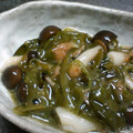 花ひとひら's cooksnap of when they made めかぶとしめじの梅和え.