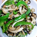 shelly616's cooksnap of when they made ピーマンとしめじの塩こんぶ炒め.