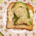 SakuranboX's cooksnap of when they made アボカドチーズトースト.