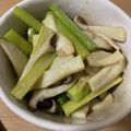 ariyuch's cooksnap of when they made アヒージョ風★アスパラとマッシュルーム.
