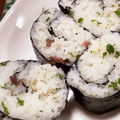 TAYU7023's cooksnap of when they made 大葉としば漬けの巻き寿司.