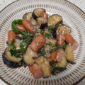 akoreana's cooksnap of when they made ウィンナーとしめじとナスの炒めもの.