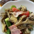 まんまーるさん's cooksnap of when they made 温サラダ？オクラと舞茸のベーコンソテー！.