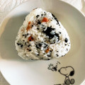 スーパーリンクス's cooksnap of when they made 梅と韓国のりと胡麻のおにぎり.