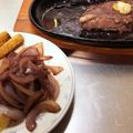 Marmo's cooksnap of when they made ステーキ付け合わせ・簡単！玉ねぎのソテー.