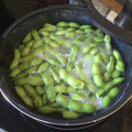 こうぶんママ's cooksnap of when they made 茹でるより美味しい！えだまめの蒸し焼き.