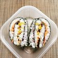 おかぶ〜ま's cooksnap of when they made 漬物入り★折りたたみ型おにぎらず.