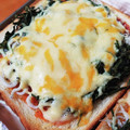 だままちゃん's cooksnap of when they made ごま油でしらすと大葉のピザ・冷凍生地で.