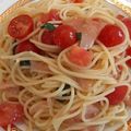 ミドランドキッチン's cooksnap of when they made 簡単トマト・サーモン・大葉の冷製パスタ.