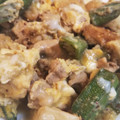 いさみょば's cooksnap of when they made 丼にも！厚揚げ豚肉オクラしめじの卵とじ.