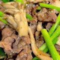やよい・M's cooksnap of when they made (減塩) 牛肉と舞茸の黒胡椒炒め.