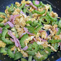 usekko's cooksnap of when they made ベーコンとゴーヤのふんわり卵炒め☆.