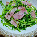 SoMiNemama's cooksnap of when they made 豆苗とベーコンの塩にんにく炒め.