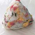 くっくペタ's cooksnap of when they made おかずおにぎり！ハムと炒り卵のおにぎり⭐.