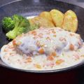 ☆GSSQHY☆'s cooksnap of when they made ハンバーグに～♫チーズクリームソース.