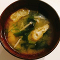 ほろぴ's cooksnap of when they made 基本の味噌汁。えのき、長ネギ、油揚げ。.