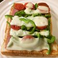 ベティ３'s cooksnap of when they made ミニトマトが美味しい！簡単ピザトースト.