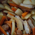 ゆゆ02's cooksnap of when they made じゃが芋とさつま揚げの炒め煮.