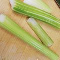 あたりめっこ's cooksnap of when they made 包丁不要！セロリの筋とり（下処理）.