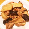 ellie21's cooksnap of when they made 鶏肉ときのこのにんにく醤油炒め.