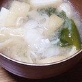 ﾋﾟﾛﾐ♡'s cooksnap of when they made 油揚げとワカメのお味噌汁・ネギを乗せて。.