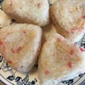R2016's cooksnap of when they made 朝ご飯に！鮭フレークと紅しょうがおにぎり.