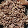 みこひろママ's cooksnap of when they made 豚肉ときのこいっぱい炒め.