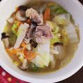 ＊＊カヲル＊＊'s cooksnap of when they made 鶏もも肉スープ♪簡単白菜春雨人参しめじ.