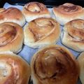 あきこいこい's cooksnap of when they made 簡単シナモンロール.