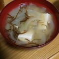 1072gou's cooksnap of when they made 高血圧に＊もずくと玉葱の味噌汁＊.