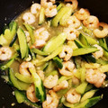 きゃなえとHAL's cooksnap of when they made エビときゅうりとズッキーニの炒め物.