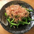 Yosshys's cooksnap of when they made 鰹節たっぷりきくらげとピーマンのおひたし.