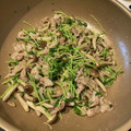クック14L8BV☆'s cooksnap of when they made 豚こま肉と豆苗のねぎ塩炒め.