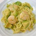 tomoligaya's cooksnap of when they made 濃厚✤えびとアボカドのクリームパスタ.