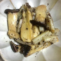 プロコフィエフ's cooksnap of when they made 簡単1品★エリンギと長芋の紫蘇バター炒め.