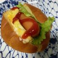 なんなこなんだ's cooksnap of when they made 簡単 ロールパンでホットドッグ.