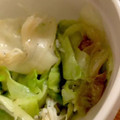 MULA's cooksnap of when they made レタスの外側の葉としらすのごま油炒め.