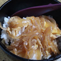 まゆみきママ's cooksnap of when they made 卵とたまねぎで　玉子丼　親子丼風玉玉丼.