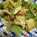 うなちゃん！'s cooksnap of when they made 野菜2つで簡単！レタスとしめじの卵炒め.