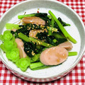 tokotann's cooksnap of when they made 小松菜と魚肉ソーセージのオイマヨ炒め.